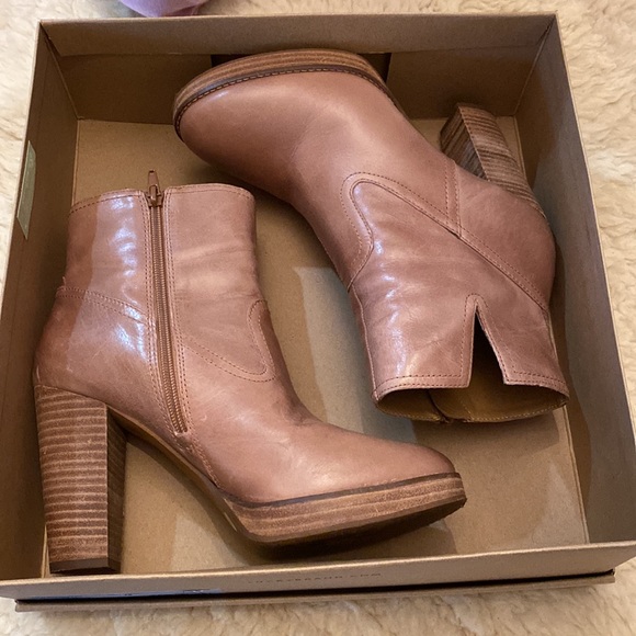 Lucky Brand Heeled Pumps Macaroon Tan Leather Women’s size 9 EUC with box - Picture 10 of 13